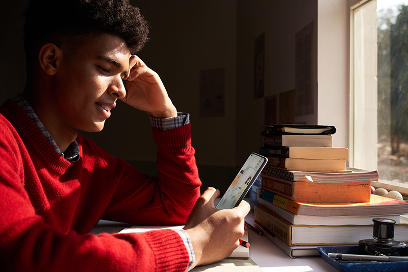 ОРРО AED Украина презентует OPPO Reno5 Lite в Украине: снимайте свою историю с новыми видеоформатами и мощным аккумулятором